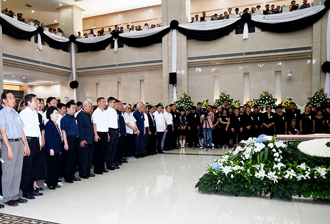 刘文西同志遗体告别仪式在西安举行