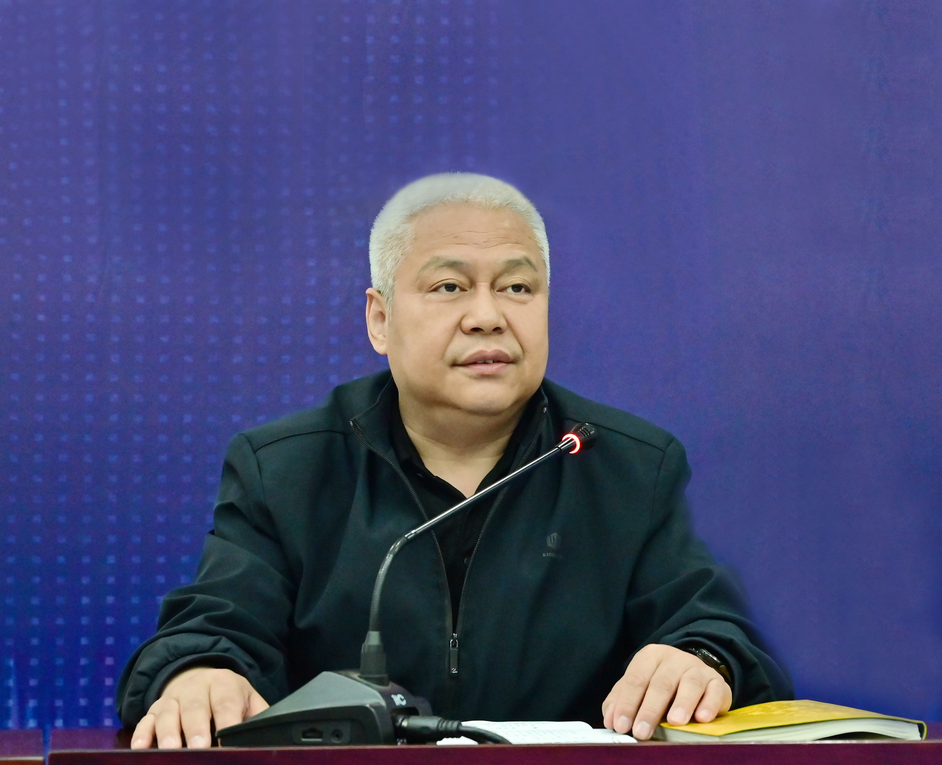 李四军讲话.jpg