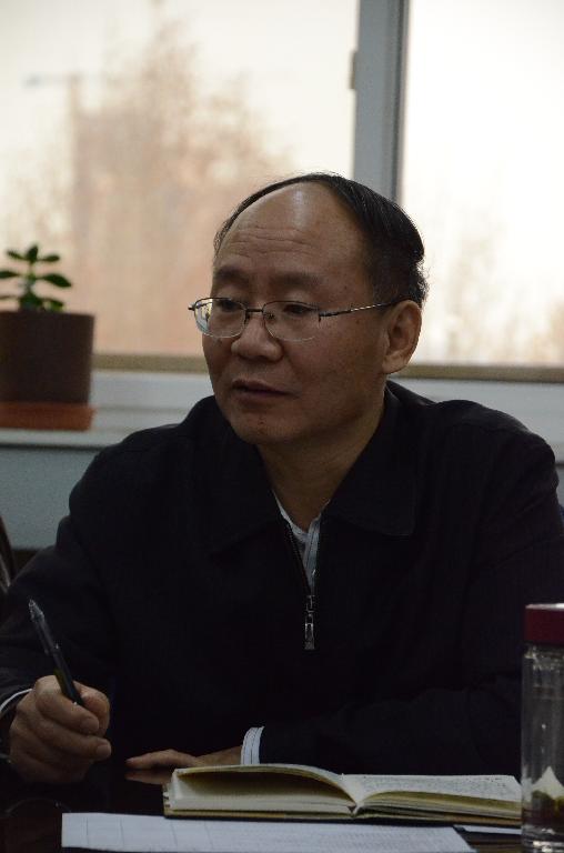 党委书记王家春在会上作指示